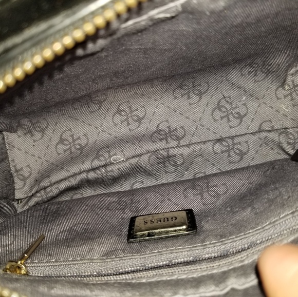 Guess Petite Satchel - Picture 3 of 3